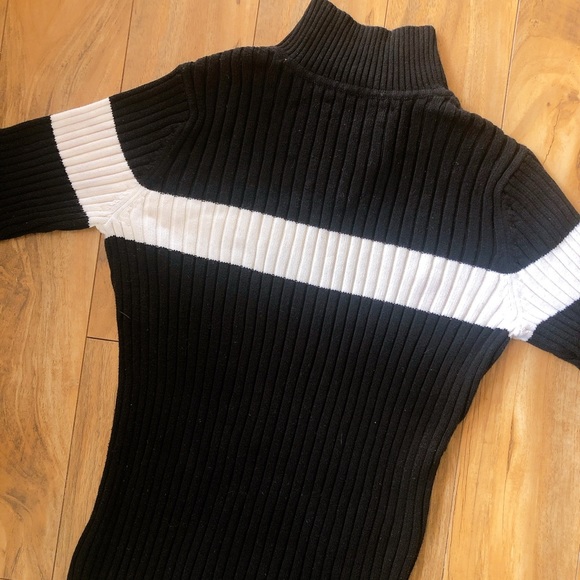 VINTAGE Tommy Hilfiger Mock Neck Sweater💯🔥 - Picture 10 of 16